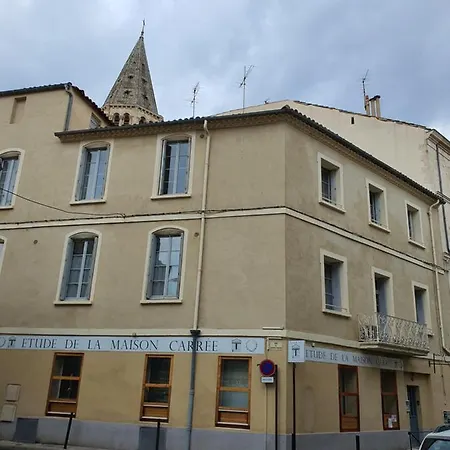 Entre Arenes Et Maison Carree P1 * نيم