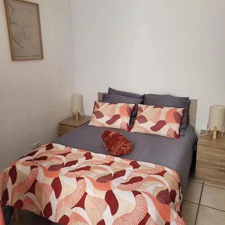 Entre Arenes Et Maison Carree P1 *