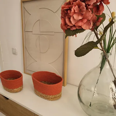 Entre Arenes Et Maison Carree P1 نيم