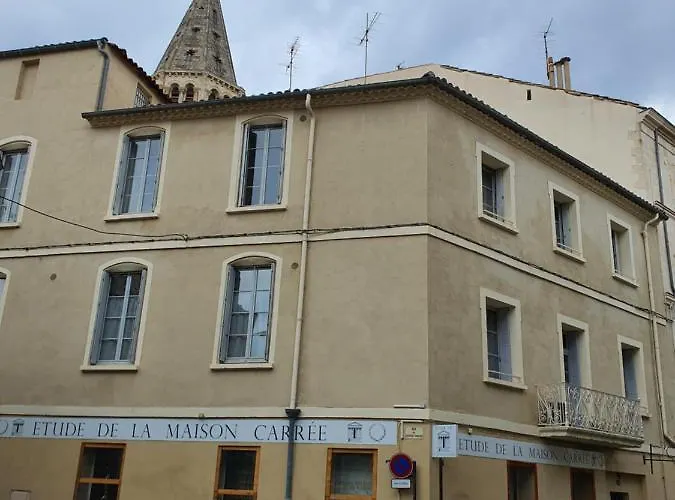 Entre Arenes Et Maison Carree P1 * نيم