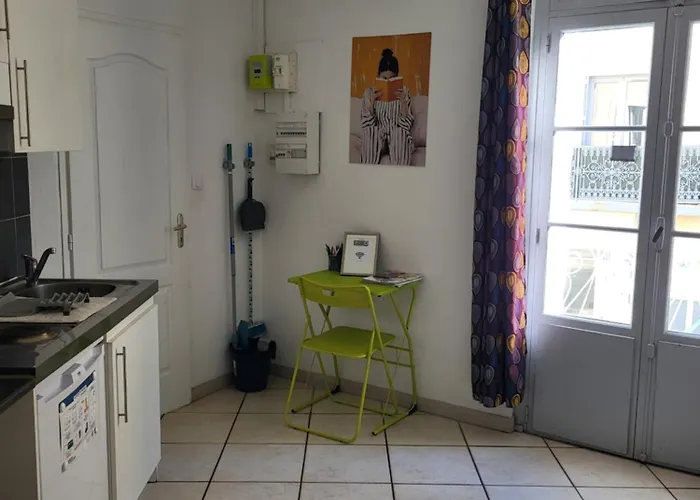 شقة Entre Arenes Et Maison Carree P1 *