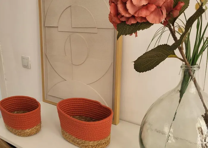 Entre Arenes Et Maison Carree P1 نيم